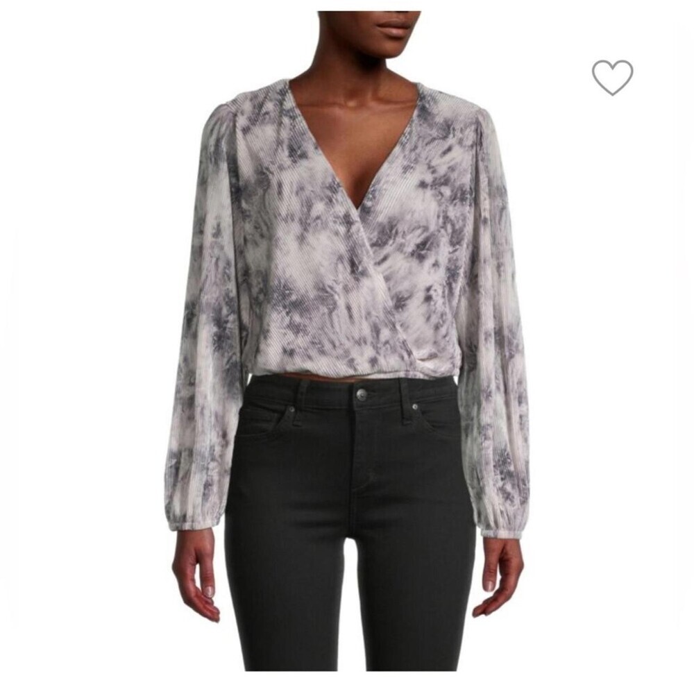 Women's Silver and White Blouse